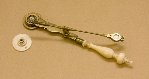 Results of Golub Collection search: Microscope No. 109