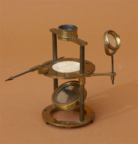 Results of Golub Collection search: Microscope No. 44