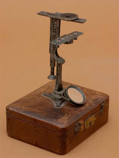 Results of Golub Collection search: Microscope No. 49