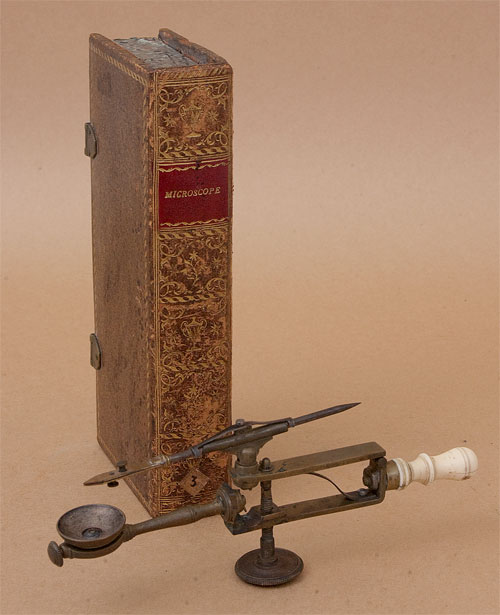 Results of Golub Collection search: Microscope No. 249